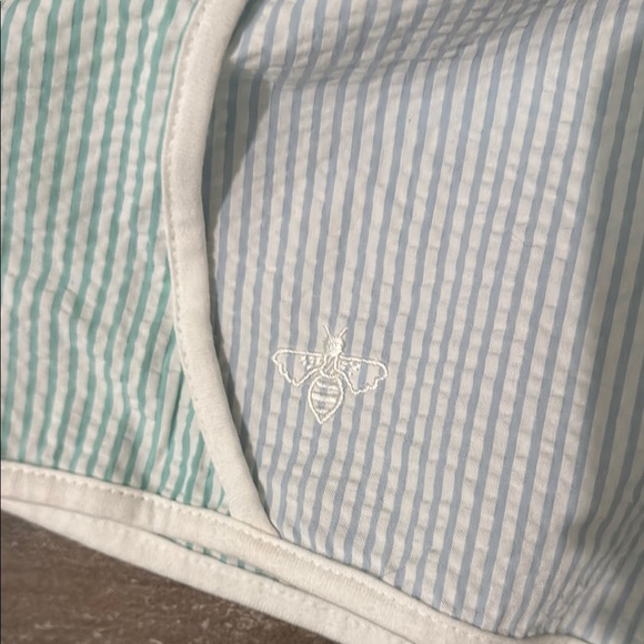 Lily Grace Green and White Shorts with Color Blocking - Picture 6 of 10